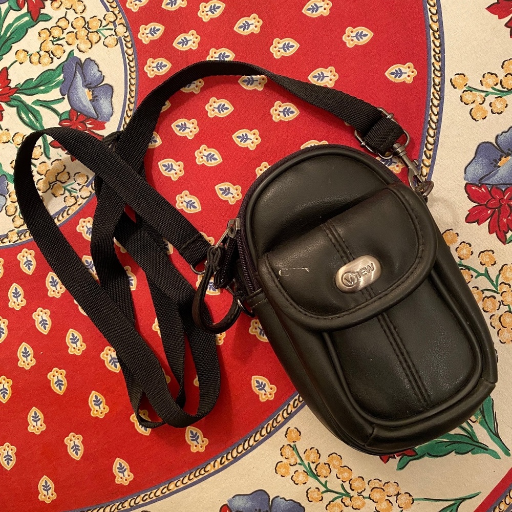 View I Y2K I Black Point & Shoot Camera Bag